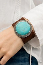Load image into Gallery viewer, March 2019 Simply Santa Fe Fashion Fix Set - Paparazzi Accessories