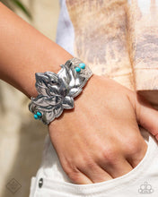 Load image into Gallery viewer, August 2024 Simply Santa Fe Fashion Fix Set - Paparazzi Accessories