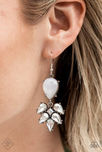 Load image into Gallery viewer, June 2022 Sunset Sightings Fashion Fix Set - Paparazzi Accessories