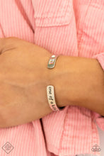 Load image into Gallery viewer, May 2022 Sunset Sightings Fashion Fix Set - Paparazzi Accessories