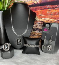 Load image into Gallery viewer, August 2022 Magnificent Musings Fashion Fix Set - Paparazzi Accessories