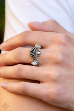 Load image into Gallery viewer, March 2024 Simply Santa Fe Fashion Fix Set - Paparazzi Accessories
