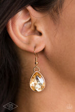 Load image into Gallery viewer, Show-Stopping Shimmer Gold Necklace - Paparazzi Accessories

