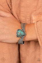 Load image into Gallery viewer, September 2021 Simply Santa Fe Fashion Fix Set - Paparazzi Accessories

