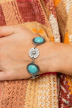 Load image into Gallery viewer, Fredonia Flower Patch Blue Bracelet - Paparazzi Accessories
