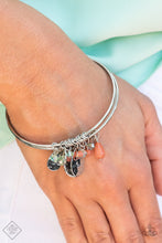 Load image into Gallery viewer, Secret Paradise Orange Beacelet - Paparazzi Avcessories
